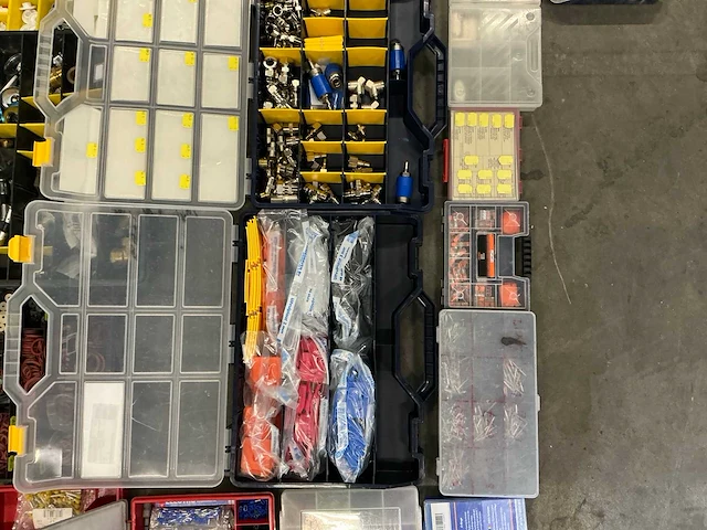 Partij diverse opbergkoffers met inhoud (31x) - afbeelding 12 van  12