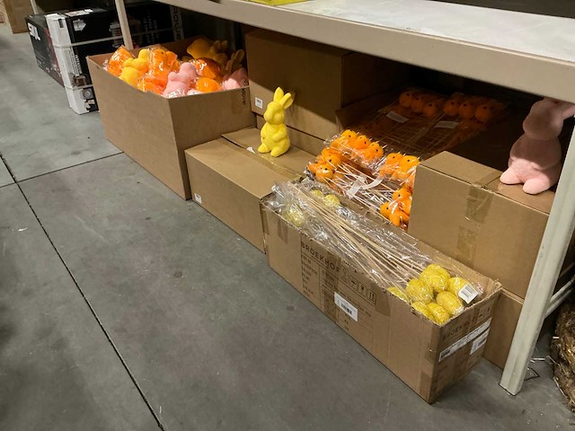 Partij diverse paasdecoratie (305x) - afbeelding 1 van  6