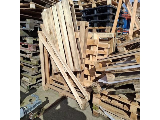 Partij diverse pallets/ brandhout - afbeelding 5 van  10