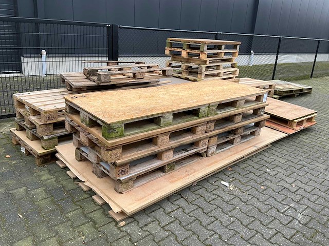 Partij diverse pallets - afbeelding 1 van  4