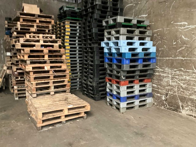 Partij diverse pallets - afbeelding 2 van  5