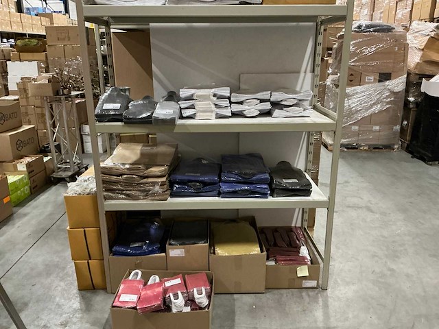 Partij diverse papieren/hemdraagtassen - afbeelding 1 van  17