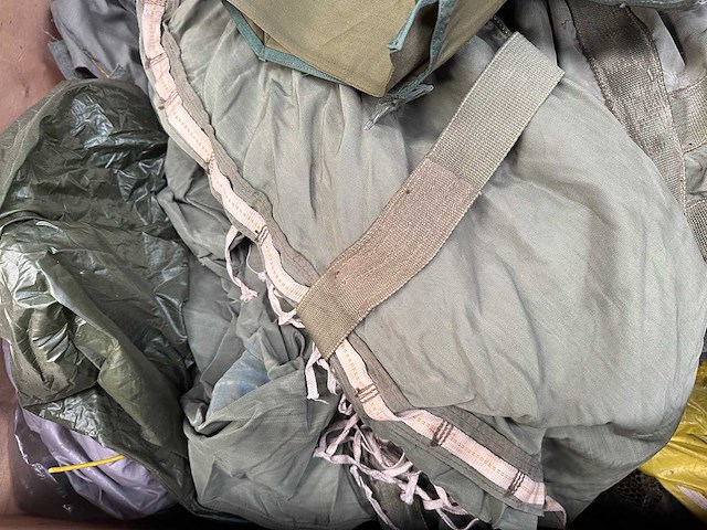 Partij diverse parachuteonderdelen - afbeelding 3 van  4