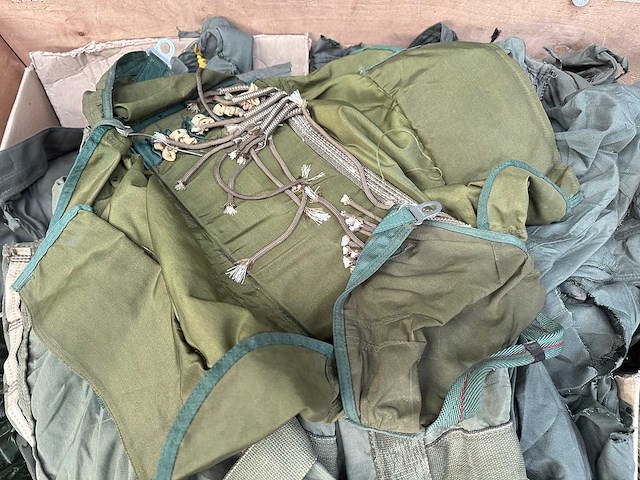 Partij diverse parachuteonderdelen - afbeelding 4 van  4