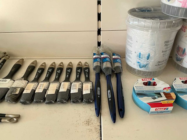 Partij diverse patentkwasten/verfschrapers/spatels/etc (102x) - afbeelding 2 van  6