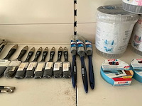 Partij diverse patentkwasten/verfschrapers/spatels/etc (102x) - afbeelding 2 van  6