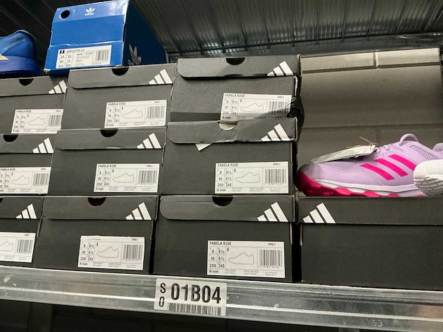 Partij diverse payntr & adidas schoenen (89x) - afbeelding 3 van  26