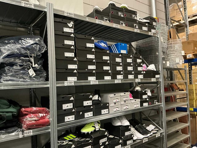 Partij diverse payntr & adidas schoenen (89x) - afbeelding 1 van  26