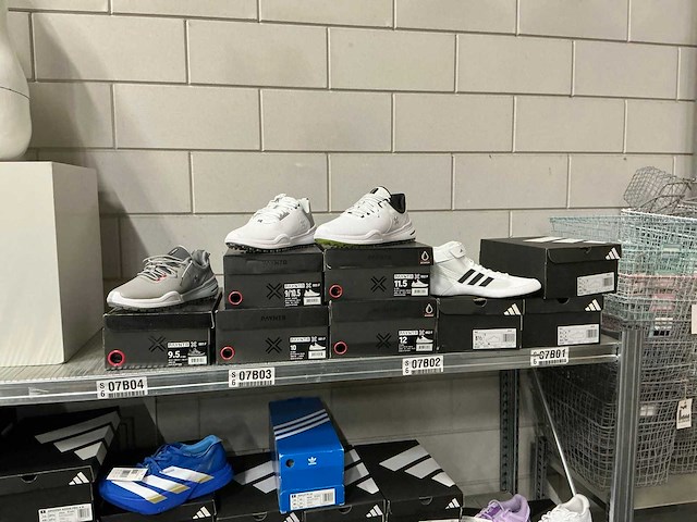 Partij diverse payntr & adidas schoenen (89x) - afbeelding 20 van  26