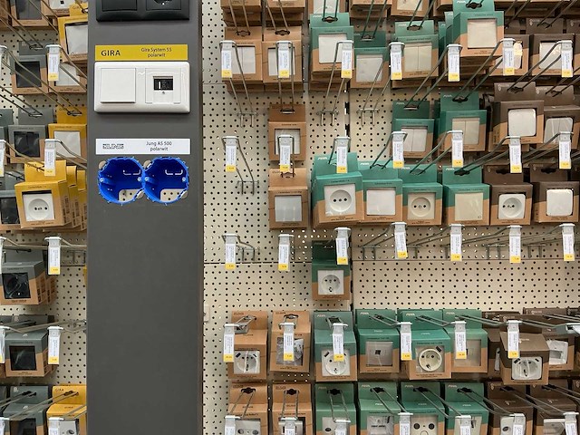 Partij diverse peha/bj refl/ion/q-link/etc schakelmateriaal&contactdozen/etc (685x) - afbeelding 9 van  19
