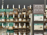 Partij diverse peha/bj refl/ion/q-link/etc schakelmateriaal&contactdozen/etc (685x) - afbeelding 11 van  19