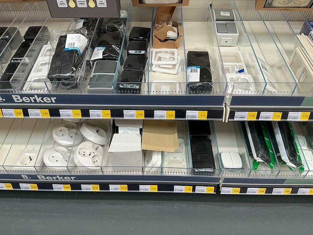 Partij diverse peha/bj refl/ion/q-link/etc schakelmateriaal&contactdozen/etc (685x) - afbeelding 7 van  19