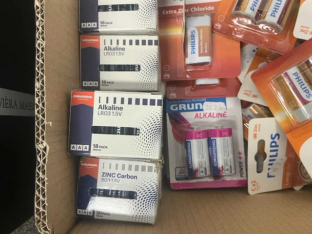 Partij diverse philips/grundig batterijen (124 verpakkingen) - afbeelding 2 van  4