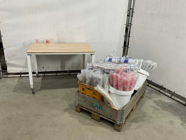 Partij diverse plastic bekers - afbeelding 3 van  8