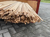 Partij diverse plinten en latten - afbeelding 8 van  8