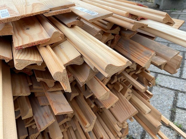 Partij diverse plinten en latten - afbeelding 5 van  6