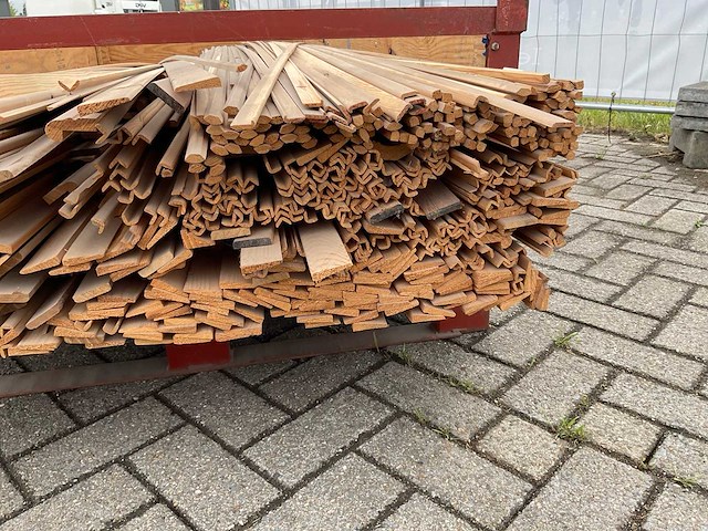 Partij diverse plinten en latten - afbeelding 6 van  8