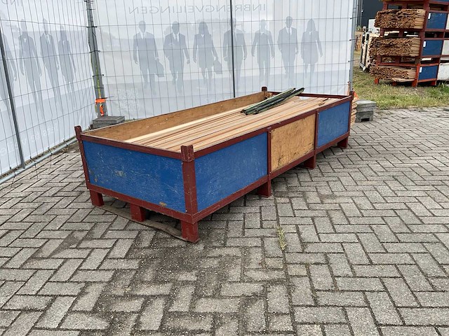 Partij diverse plinten en latten - afbeelding 4 van  8