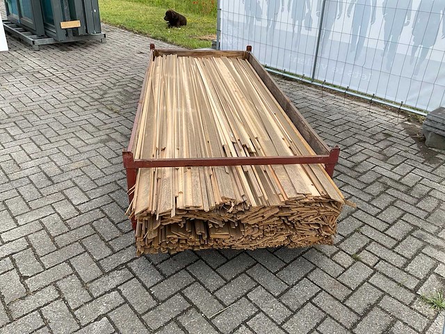 Partij diverse plinten en latten - afbeelding 4 van  8