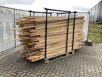 Partij diverse plinten en latten - afbeelding 1 van  9