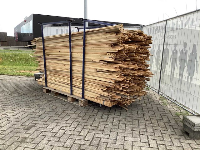 Partij diverse plinten en latten - afbeelding 3 van  9