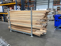 Partij diverse plinten en latten - afbeelding 1 van  10