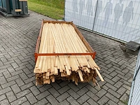 Partij diverse plinten en latten - afbeelding 5 van  8
