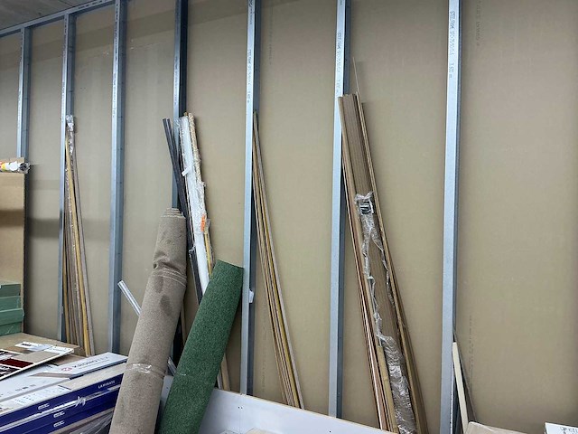 Partij diverse plinten - afbeelding 9 van  9