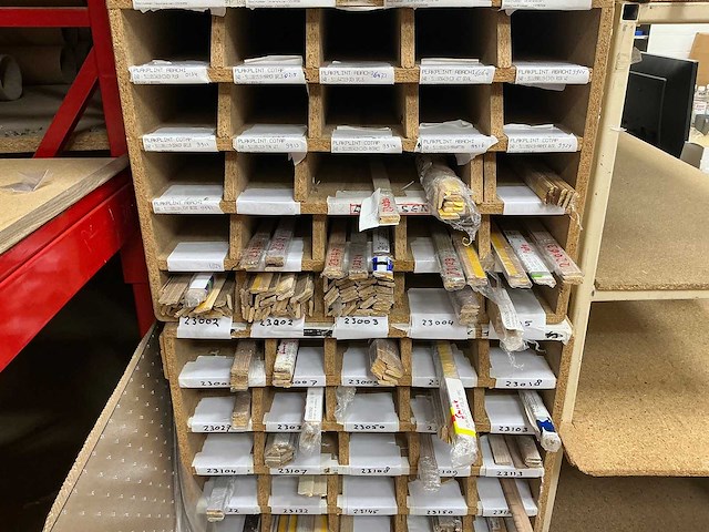 Partij diverse plinten - afbeelding 4 van  4