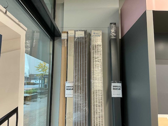 Partij diverse plinten - afbeelding 2 van  3