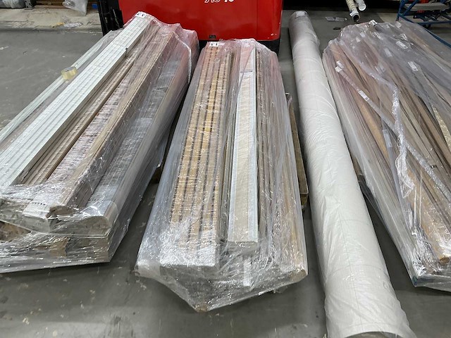 Partij diverse plinten - afbeelding 3 van  5