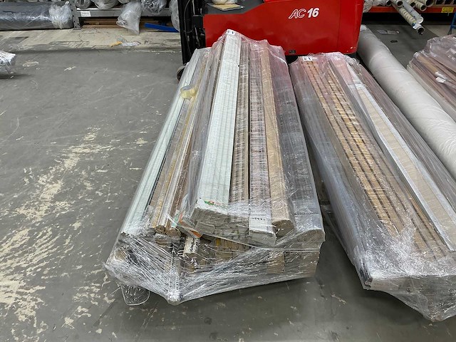 Partij diverse plinten - afbeelding 4 van  5