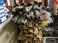 Partij diverse plinten - afbeelding 2 van  4