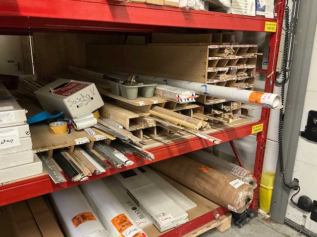 Partij diverse plinten - afbeelding 2 van  4