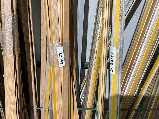 Partij diverse plinten - afbeelding 4 van  4