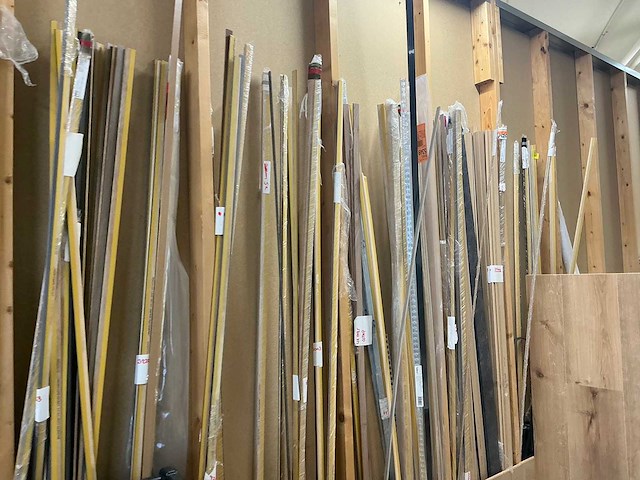 Partij diverse plinten - afbeelding 3 van  4