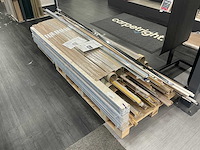 Partij diverse plinten - afbeelding 1 van  4