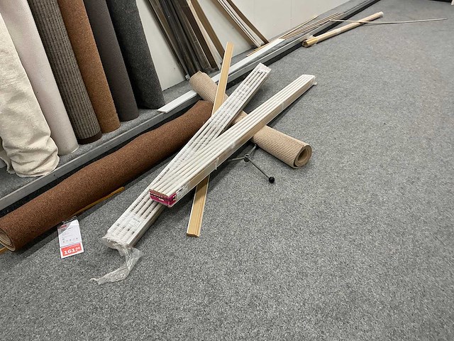 Partij diverse plinten - afbeelding 2 van  3