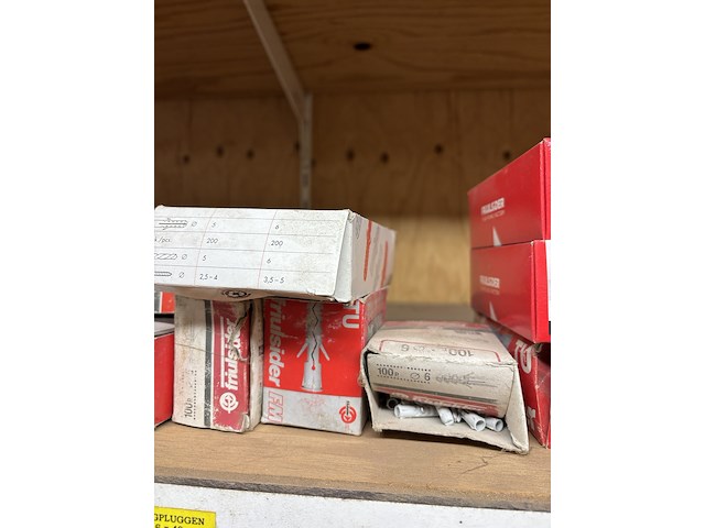 Partij diverse pluggen en nagelpluggen friulside - afbeelding 3 van  6