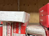 Partij diverse pluggen en nagelpluggen friulside - afbeelding 3 van  6