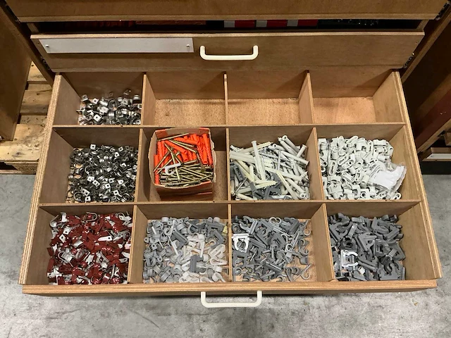 Partij diverse pluggen/bevestigingsmateriaal - afbeelding 2 van  15