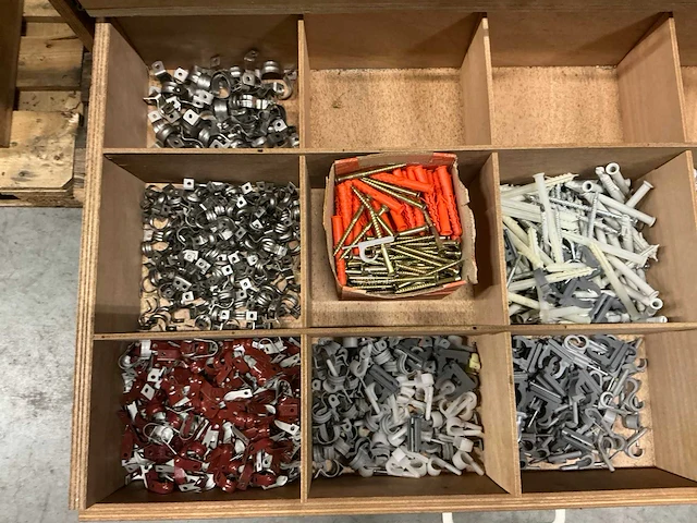 Partij diverse pluggen/bevestigingsmateriaal - afbeelding 4 van  15