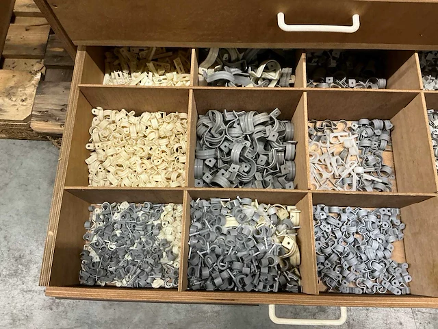 Partij diverse pluggen/bevestigingsmateriaal - afbeelding 7 van  15
