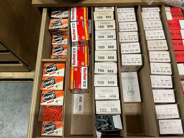Partij diverse pluggen/bevestigingsmateriaal - afbeelding 11 van  15