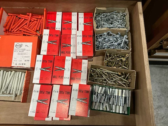 Partij diverse pluggen/bevestigingsmateriaal - afbeelding 13 van  15