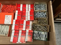 Partij diverse pluggen/bevestigingsmateriaal - afbeelding 13 van  15