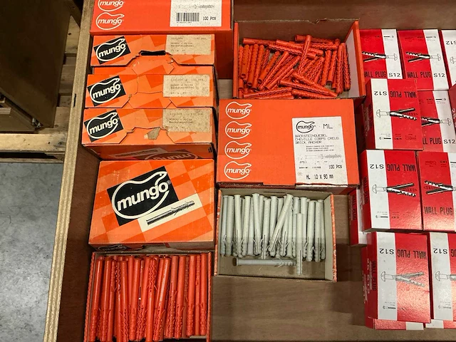 Partij diverse pluggen/bevestigingsmateriaal - afbeelding 14 van  15