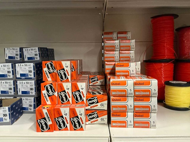 Partij diverse plugs (128 verpakkingen) - afbeelding 1 van  7