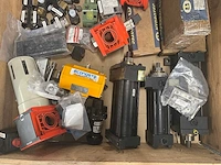Partij diverse pneumatische en hydraulische componenten - afbeelding 2 van  11