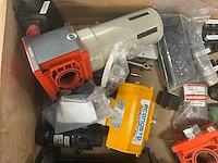 Partij diverse pneumatische en hydraulische componenten - afbeelding 6 van  11